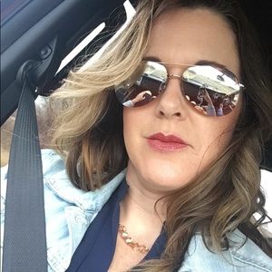 Meet your Posher, Tina